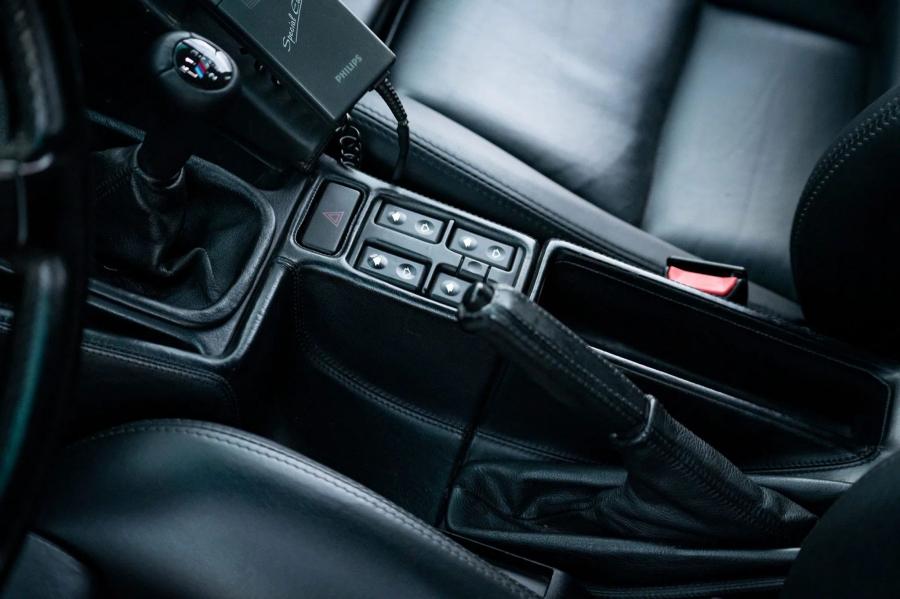 Интерьер BMW M5 Touring (E34) 1992 года  (EU) (фото 56 из 94)